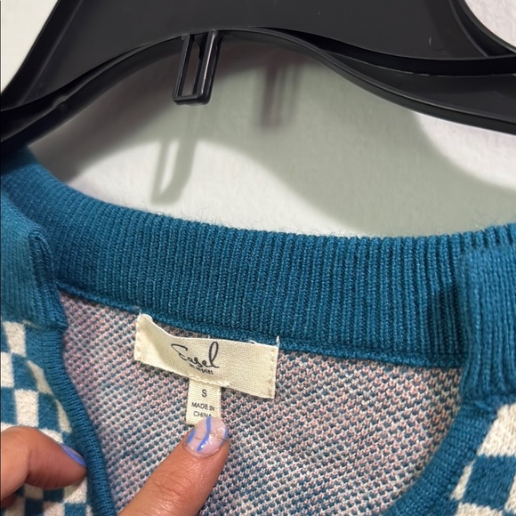 Easel Sweater Teal and Pink Patterned Sweater - Picture 6 of 7